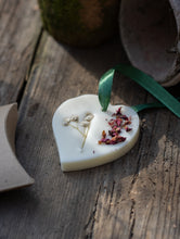 Load image into Gallery viewer, Botanical wax scented hanging decoration in the Greenhouse scent