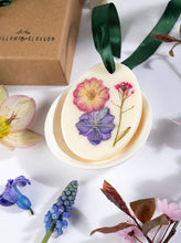Load image into Gallery viewer, Botanical wax scented hanging decoration