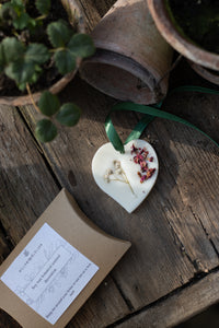 Botanical wax scented hanging decoration in the Greenhouse scent