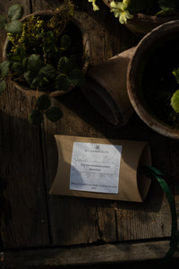 Botanical wax scented hanging decoration in the Greenhouse scent