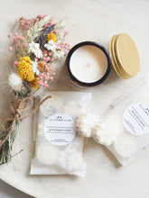 Load image into Gallery viewer, Mini Dried Flower Bunch