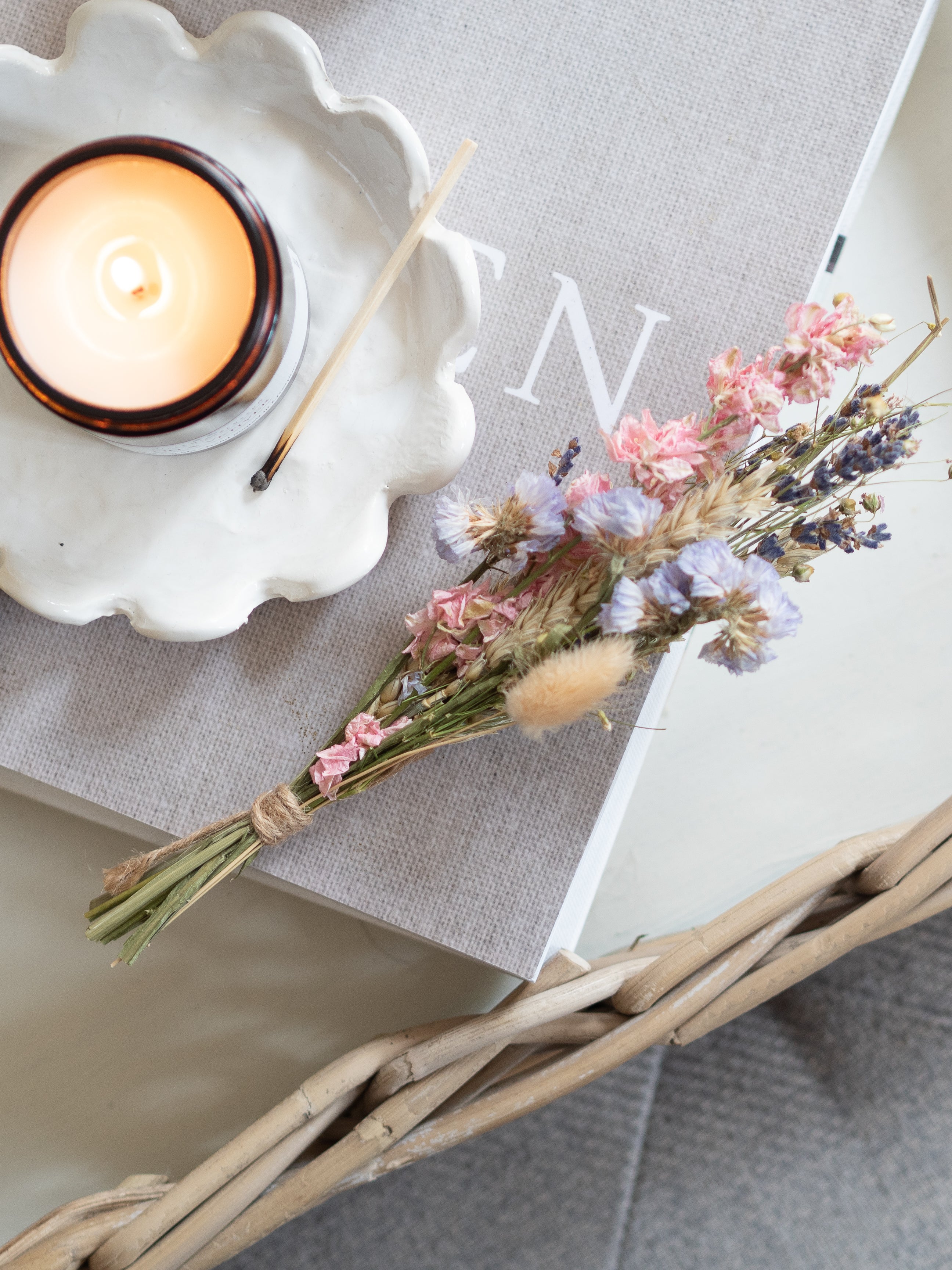 Mini Dried Flower Bunch & Candle Gift Set