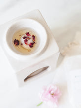 Load image into Gallery viewer, Raspberry &amp; Wildflower Botanical Soy Melt bar